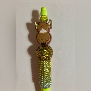 New Yellow pen with Cute Highland Cow